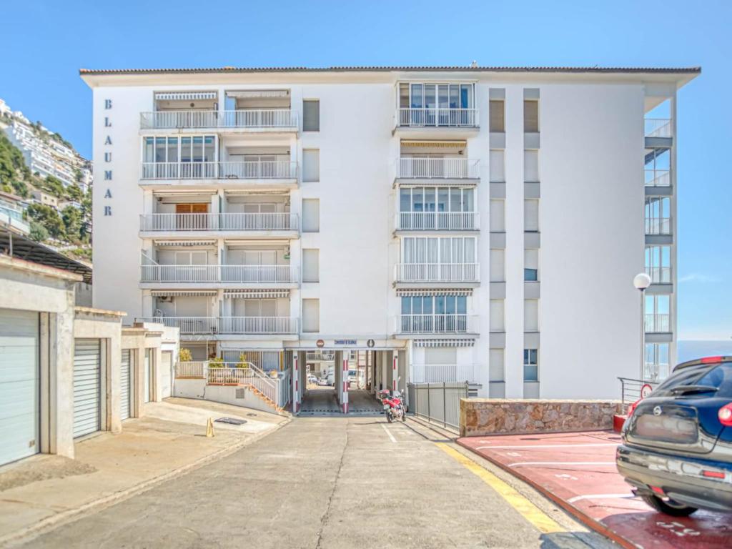 Apartment in Roses with Stunning Beachfront Views - 3