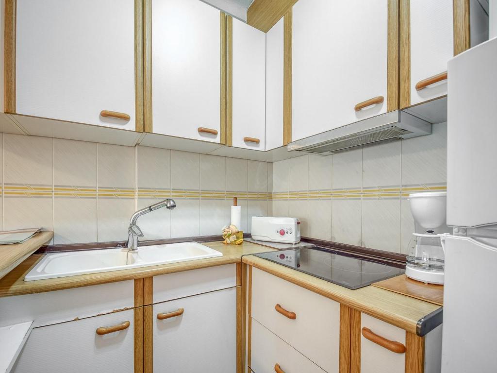 Apartment in Roses near Platja del Eastrell - 4