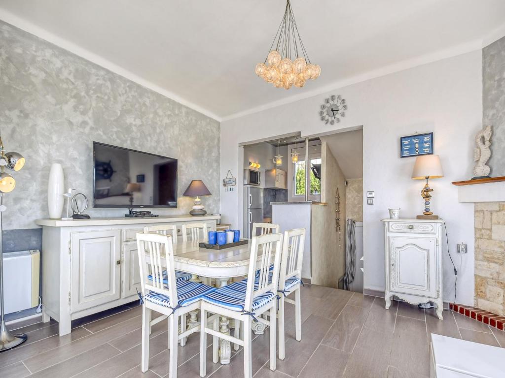 Apartment in Roses near Platja dels Palangrers - 4