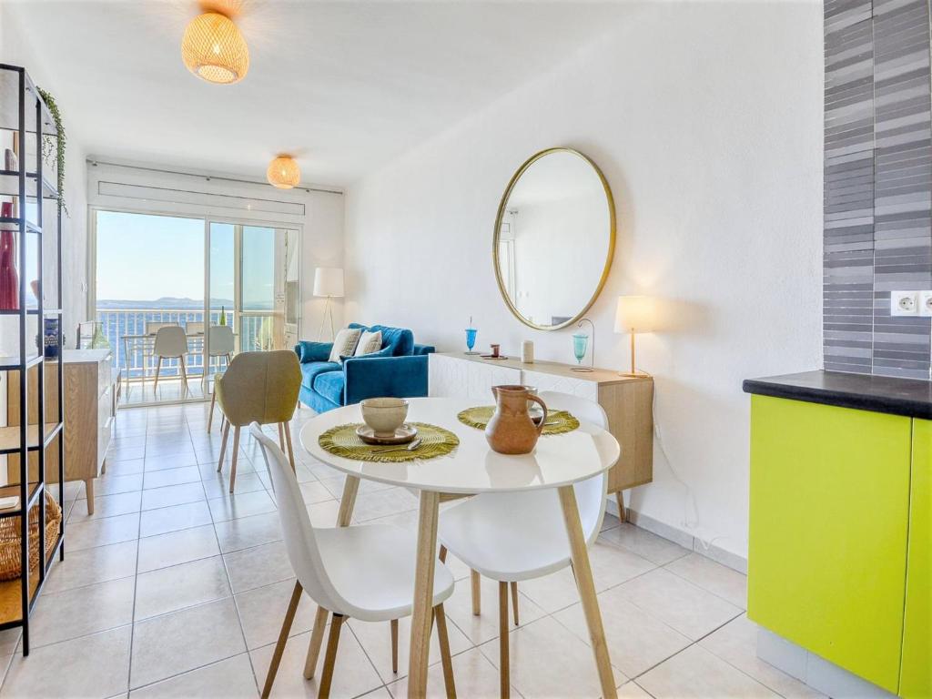 Apartment in Roses by the Waterfront - 4