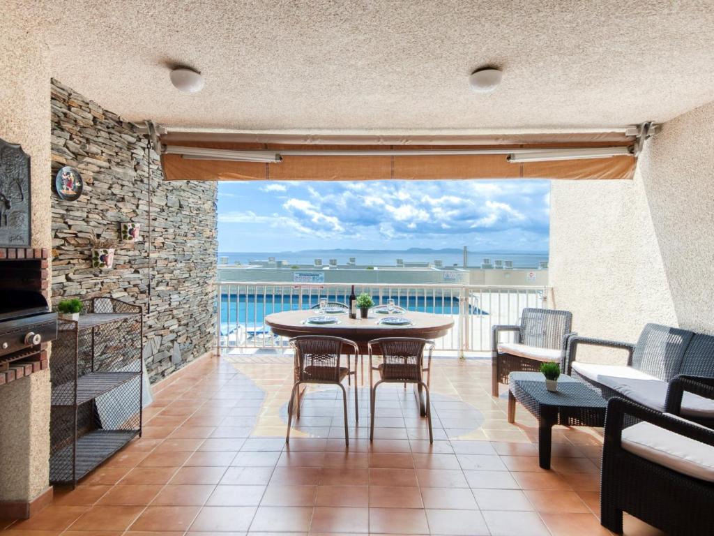 Apartment in Roses near Canyelles Beach - 2