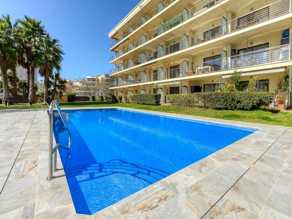 Apartment in Roses by the Beach with Pool, Roses