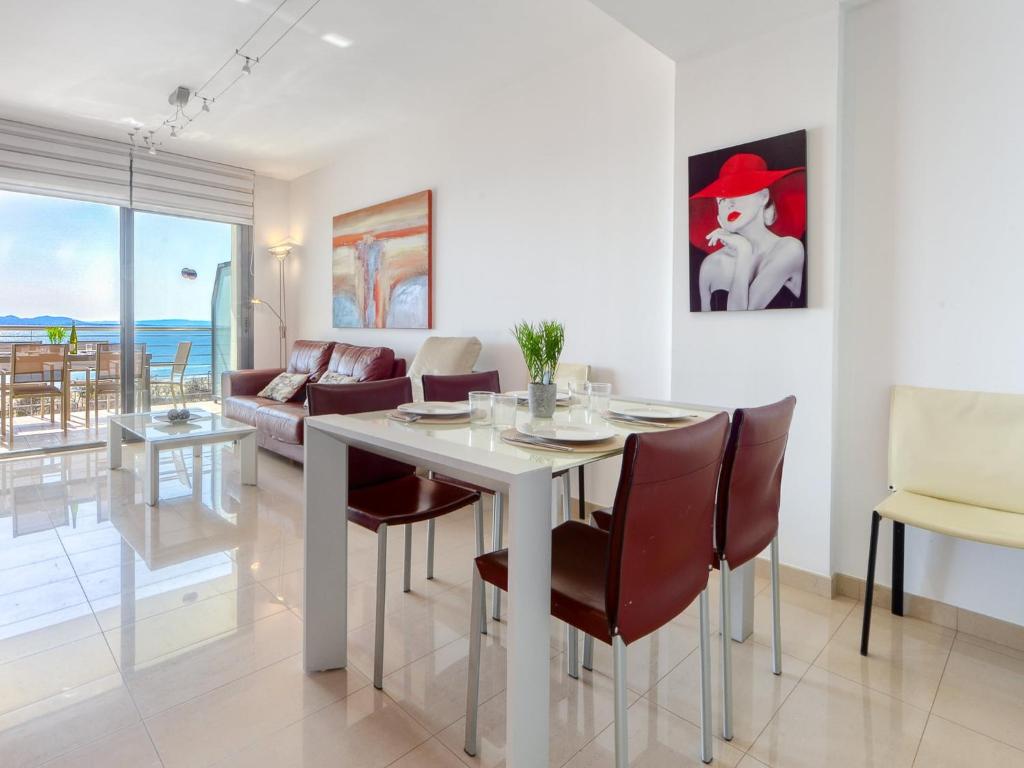 Apartment in Roses by the Beach with Pool - 3