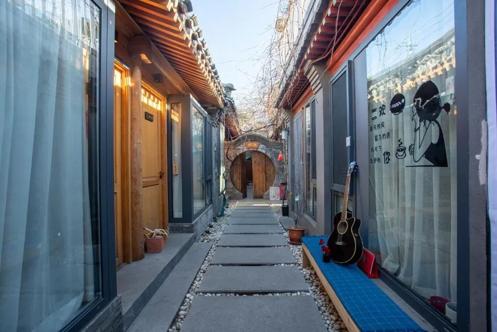 北京塔边四合院酒店，位于北京的酒店