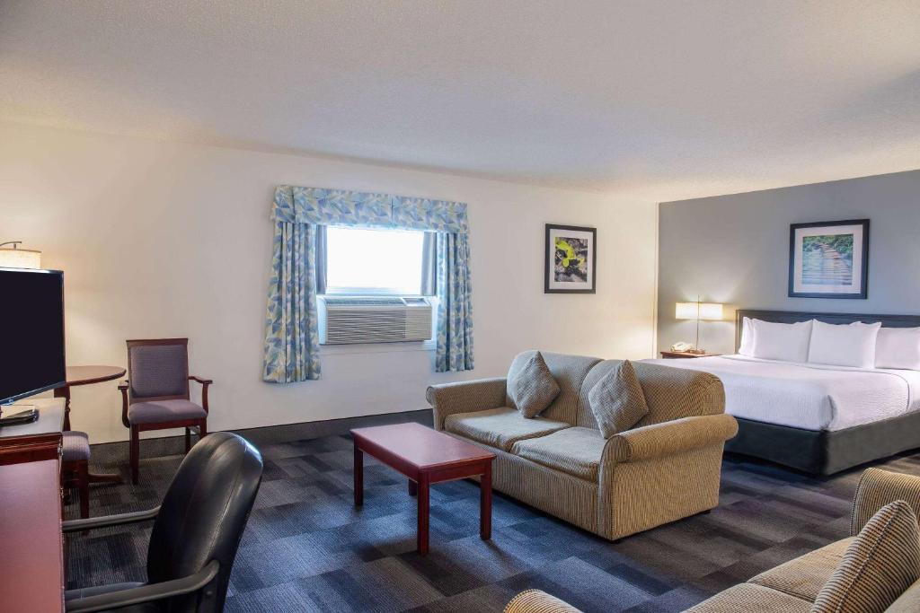 Days Inn Camrose