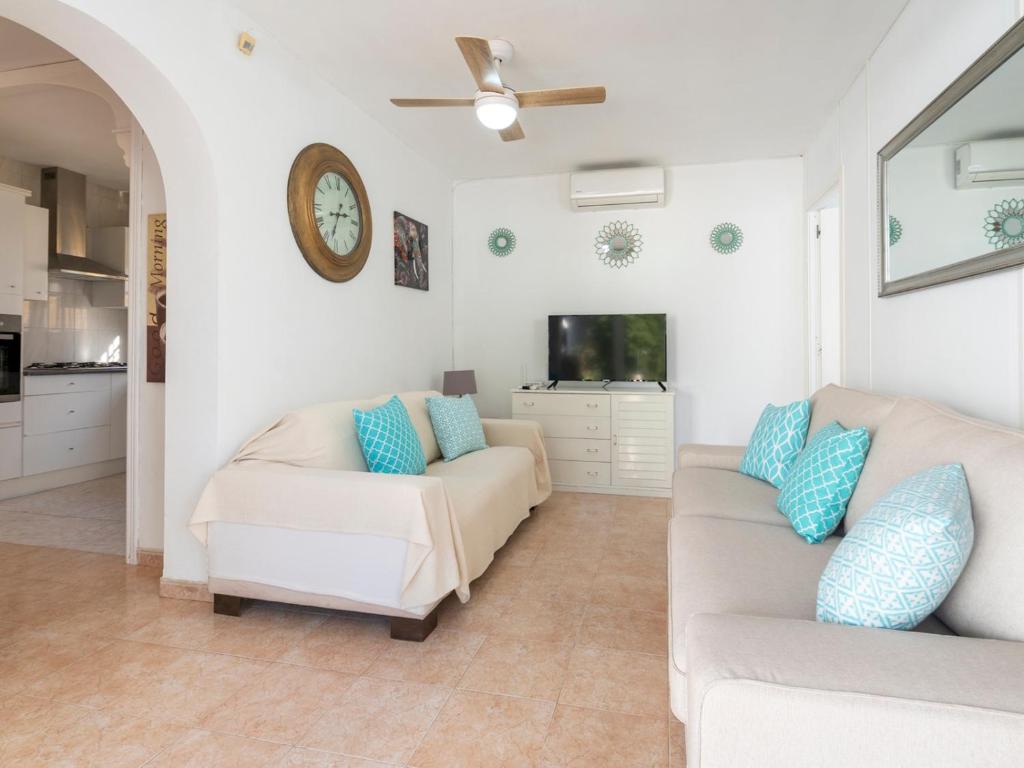 Villa with Free Heated Pool - Pass the Keys - 5