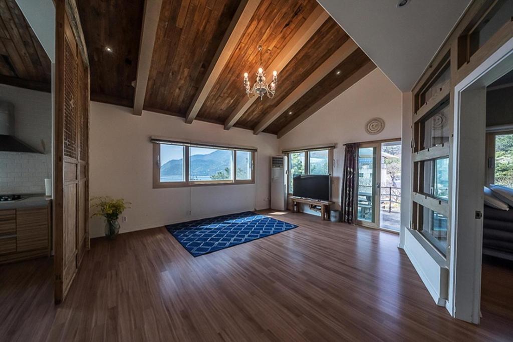 Geoje badatga, Aesop ajeossine jip, Kodže