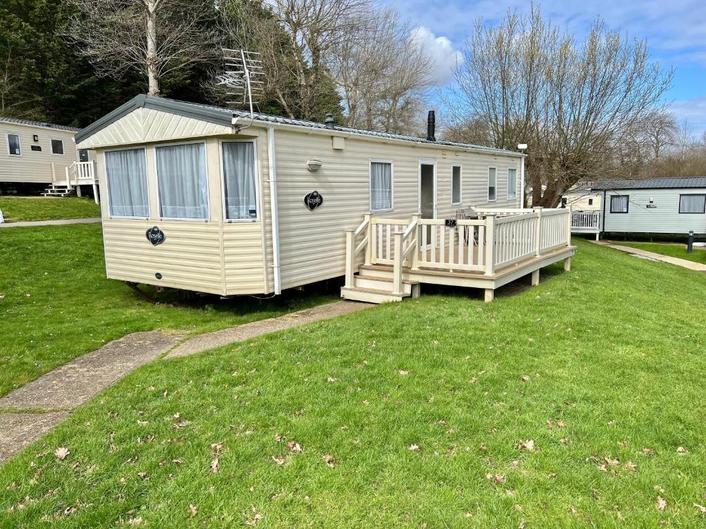 3 Bedroom Caravan KG37, Dog Friendly, Shanklin, Isle of Wight, Isle of Wight