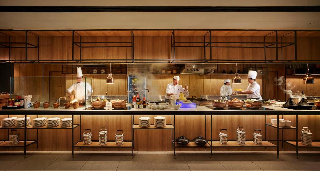 Hotel Dining
