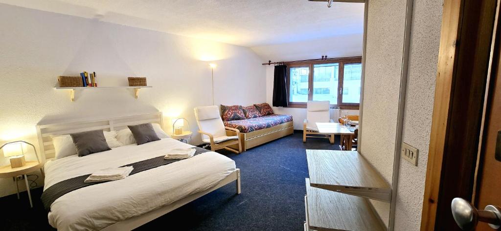Mountain House G7 Free Private Parking - 2