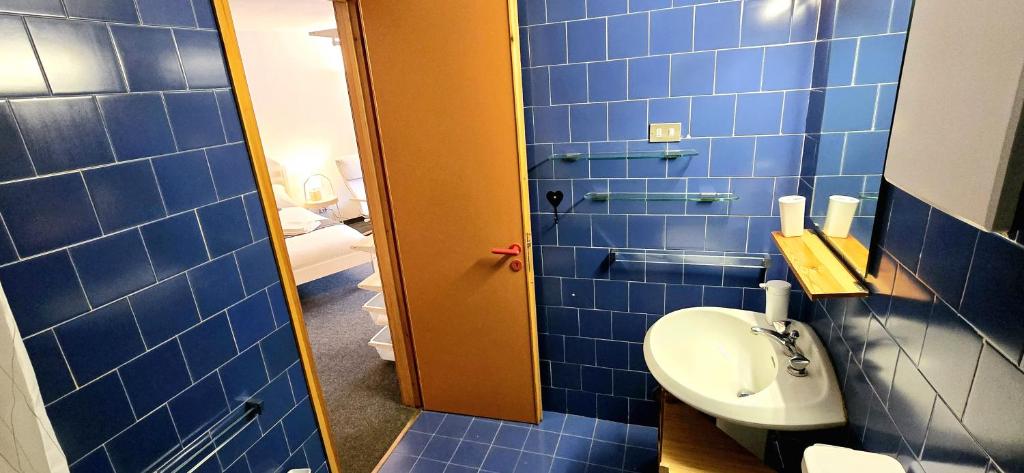 Mountain House G7 Free Private Parking - 3