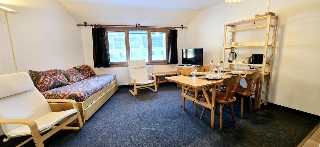 Mountain House G7 Free Private Parking - 5