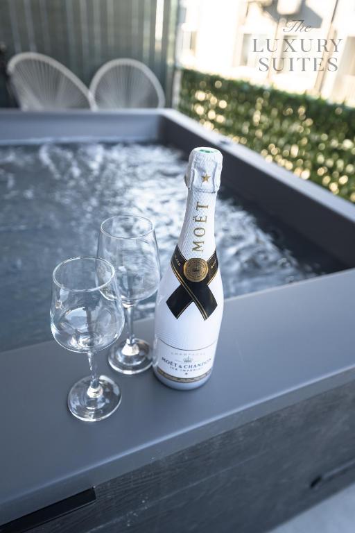 Aelia Jacuzzi Suite, The Luxury Suites, Soluň