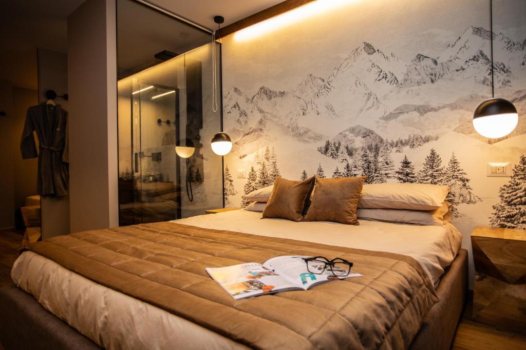 WHISPERING PINES LODGE Mountain view apartment with ski-in access - 5
