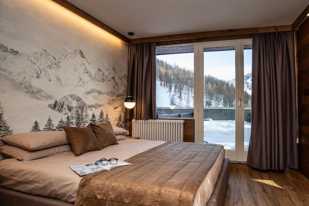 WHISPERING PINES LODGE Mountain view apartment with ski-in access - 4