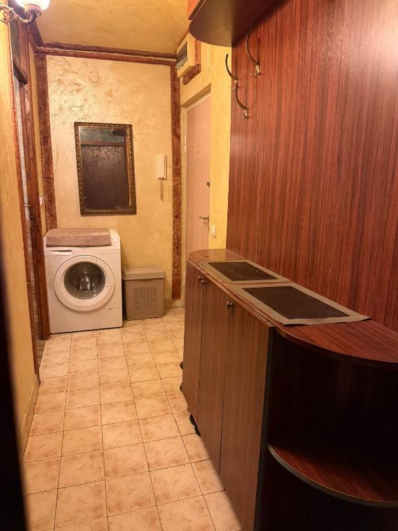 Near Airport 1BR NN Apartment - 1