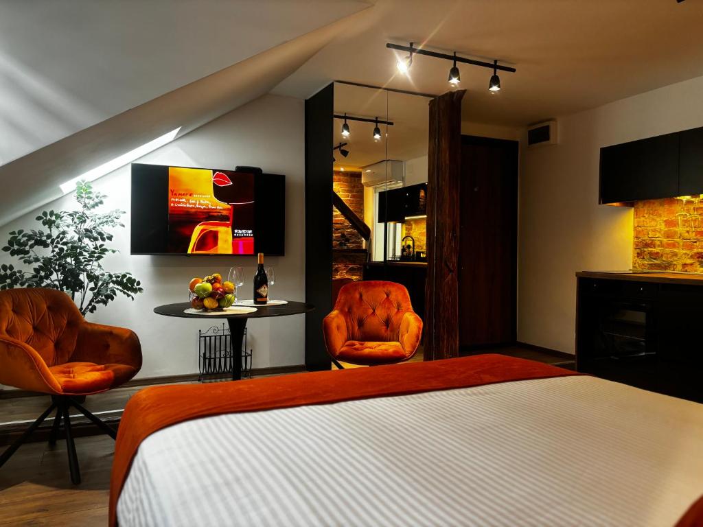 Amber Night Suite - 4