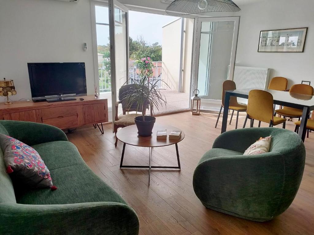EUEXIA - À MARÉE HAUTE - Magnifique appartement climatisé 70 m2, Grande terrasse 42 m2, classé 4 étoiles - 2