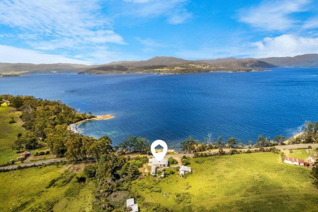 Lemonade by the Beach - Serene Huon Valley Retreat with Water Views, Surveyors Bay