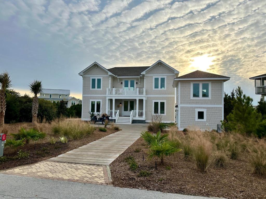 Wine Down, Southport