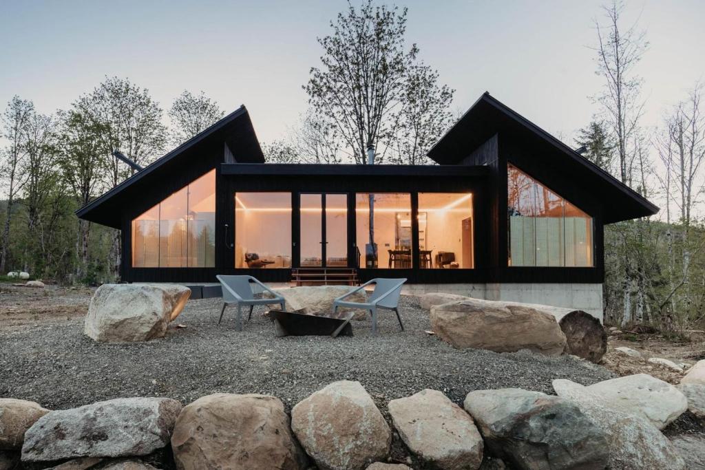 Amazing Falls Cabin - The Refuge at Kulshan, Maple Falls