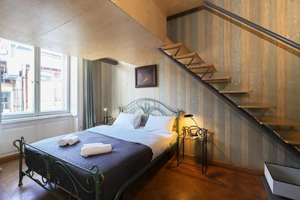 1-BR Apt in Central Tbilisi by Wehost, Tbilisi