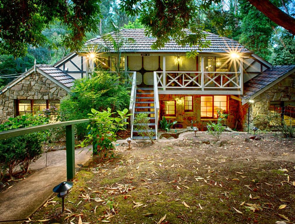Entrance, Aquila Nova Retreat in Melbourne