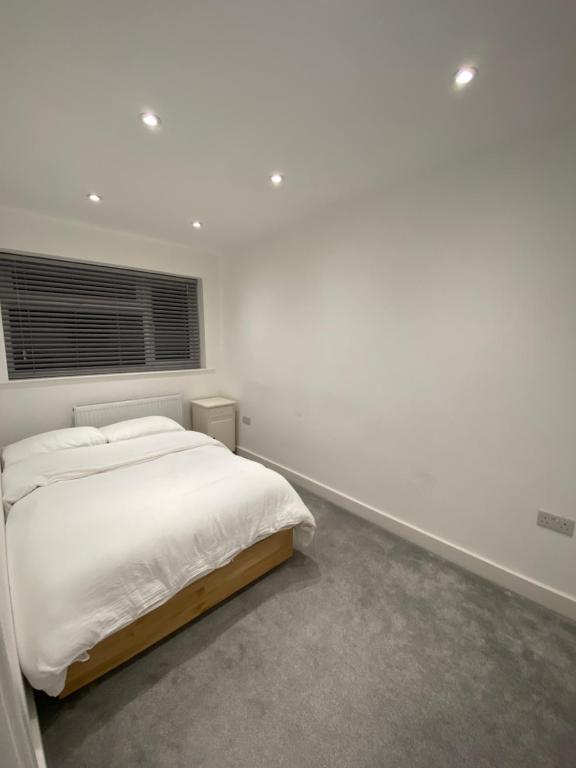 Summer budget double room, Stone Grove