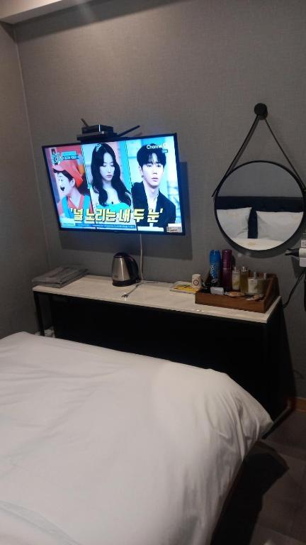蒙汽车旅馆 (Mong Motel)