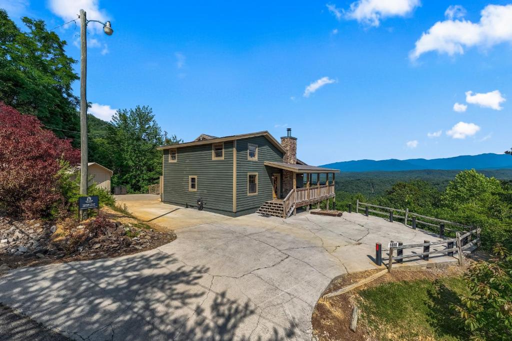 Sunset's End, Sevierville