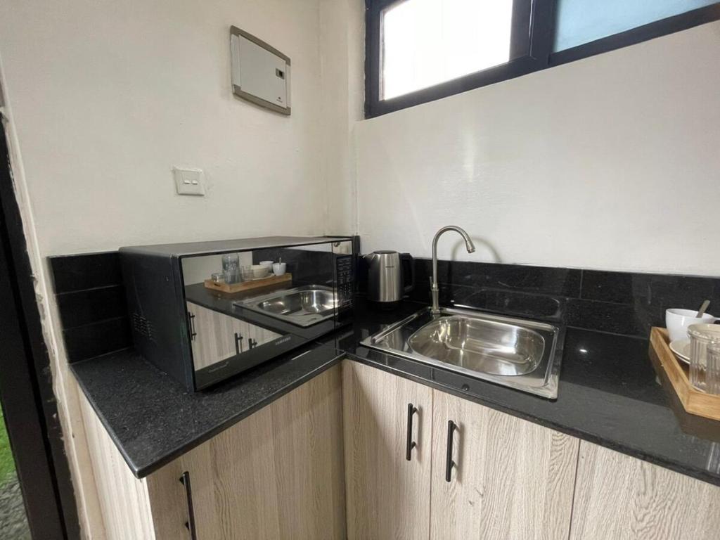 Krypton at the rock, Kampala