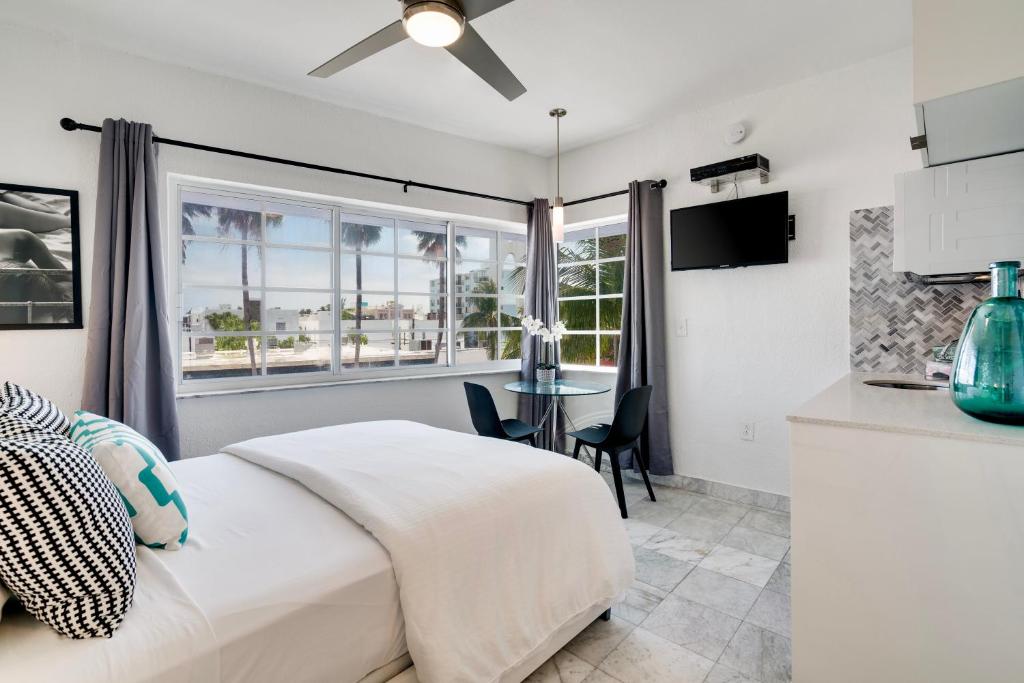 Best location by the Beach ! Free WiFi - TV - All amenities, Miami Beach