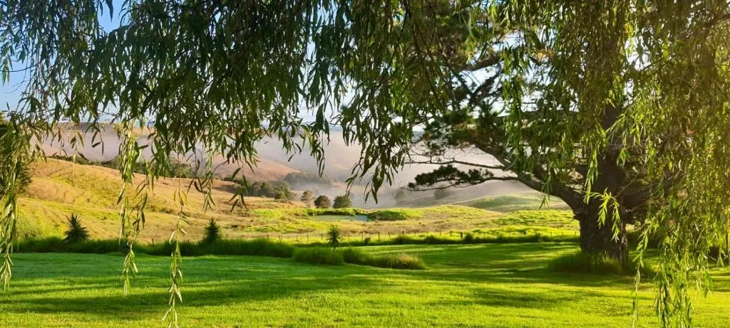 Domeczech Off-Grid Charm, hotel in Motuparapara