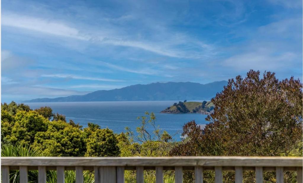 Seaview Escape, Onetangi, Waiheke Island