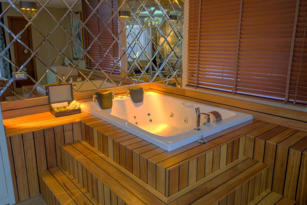 Hot tub