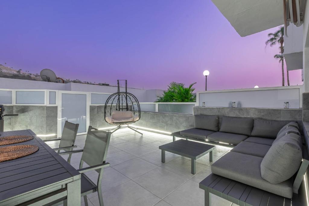 Apartment with sea view and pool, Puerto Rico de Gran Canaria