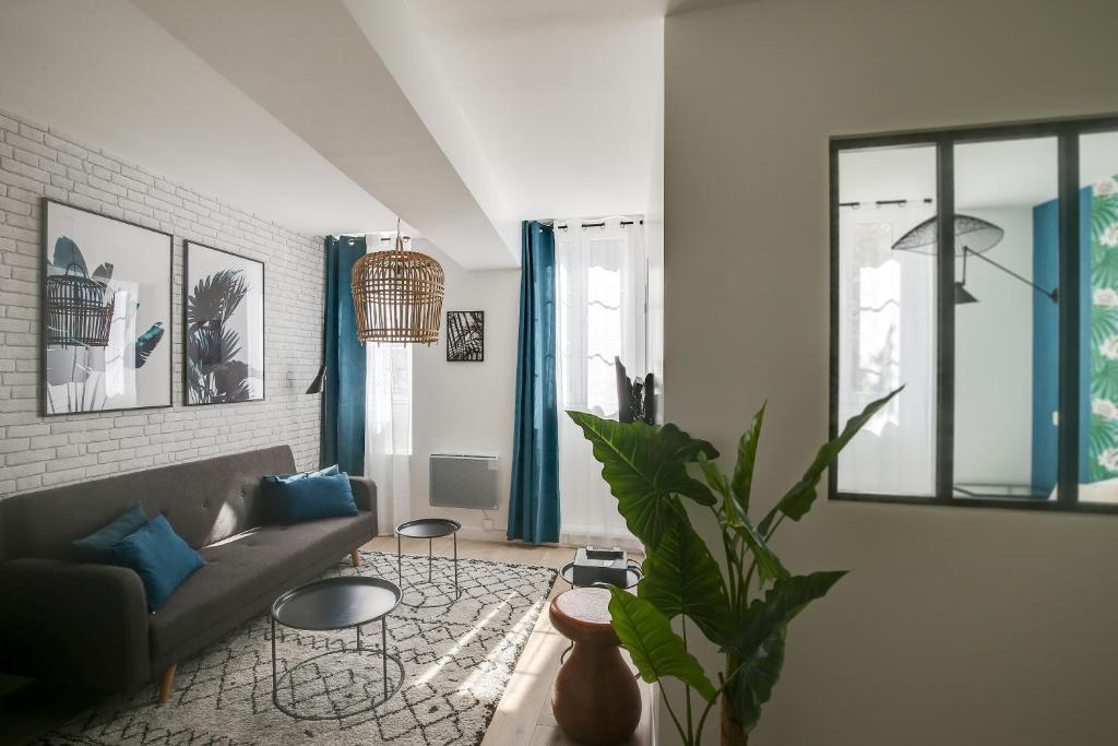 Promenade Best Bakeries from a Cozy Boho 1 Bedroom - 3