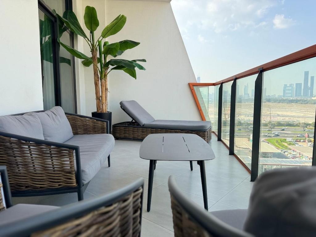 ASHRI HH Elegant Apr in Binghatti Avenue Jaddaf, Дубай