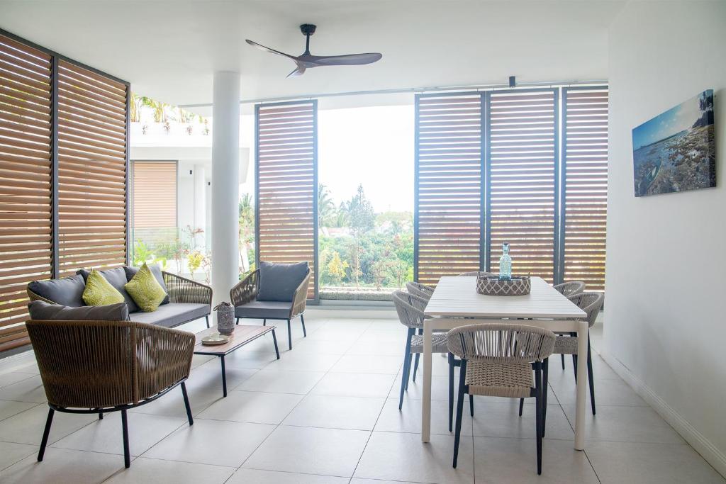 Akoya 17 - Beach by foot, Grand Bay