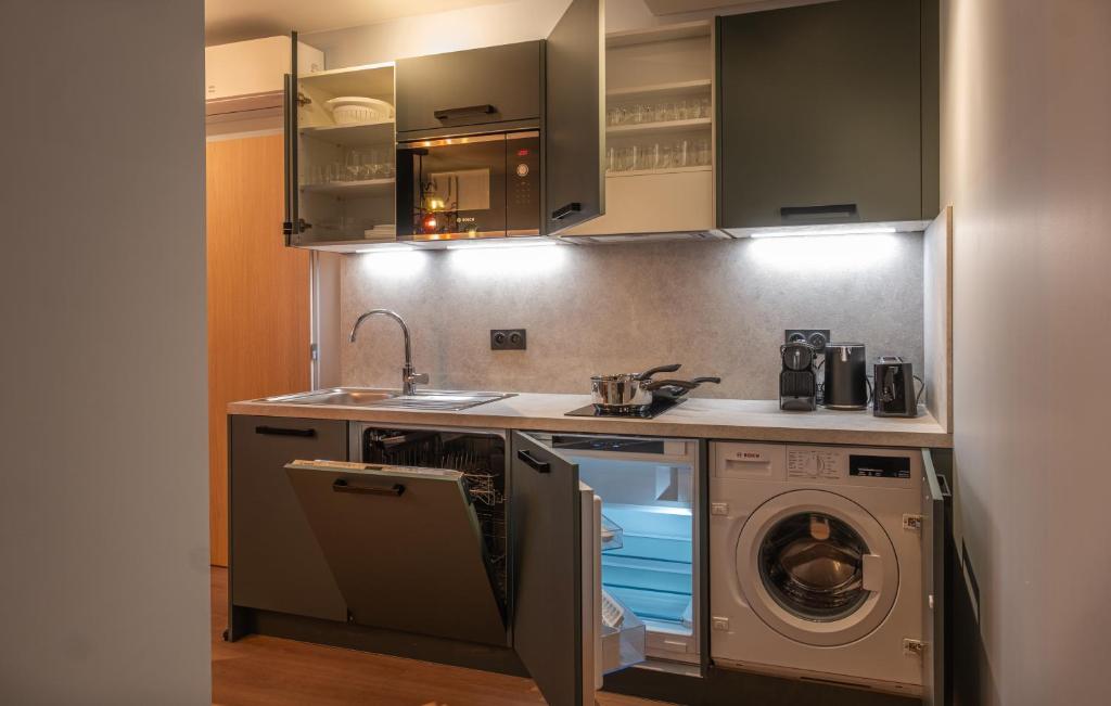 West Paris Suite - 5