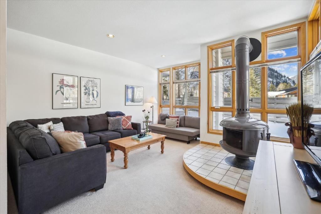 River Glen 107C condo, Frisco