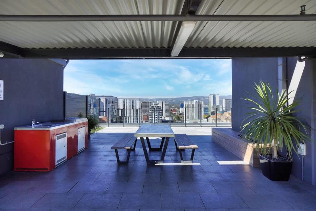 Central Escape Adelaide CBD 전경