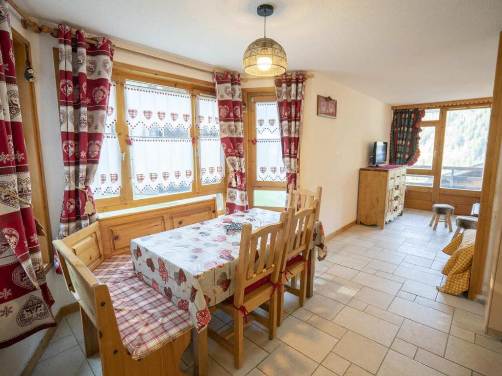 Confort à Châtel : Appartement 5 pers, animal admis, parking - FR-1-676-84 - 5