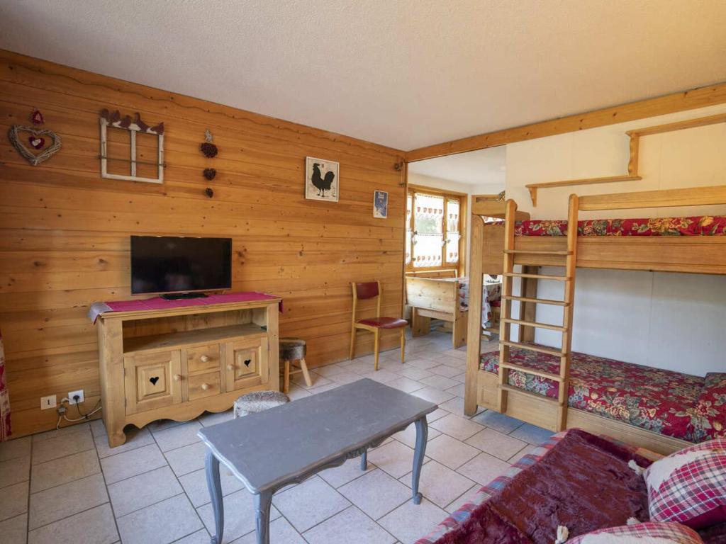 Appartement 2 pièces avec balcon, animaux admis - FR-1-676-90 - 2