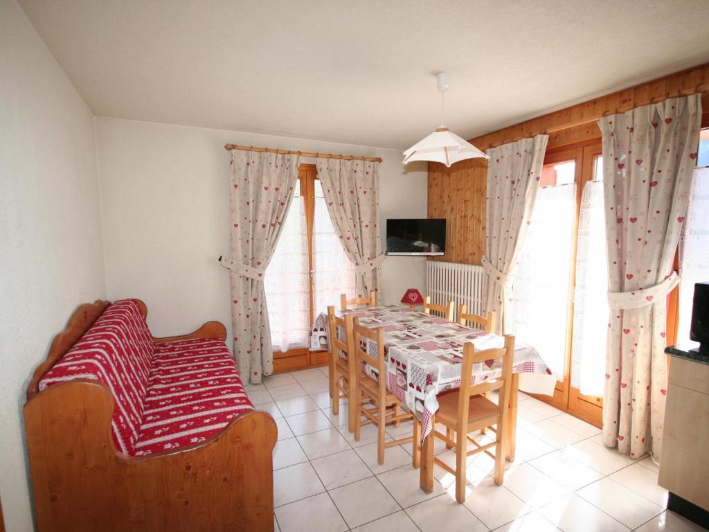 Appartement 3 pièces avec balcon, proche centre Châtel - FR-1-676-163 - 2