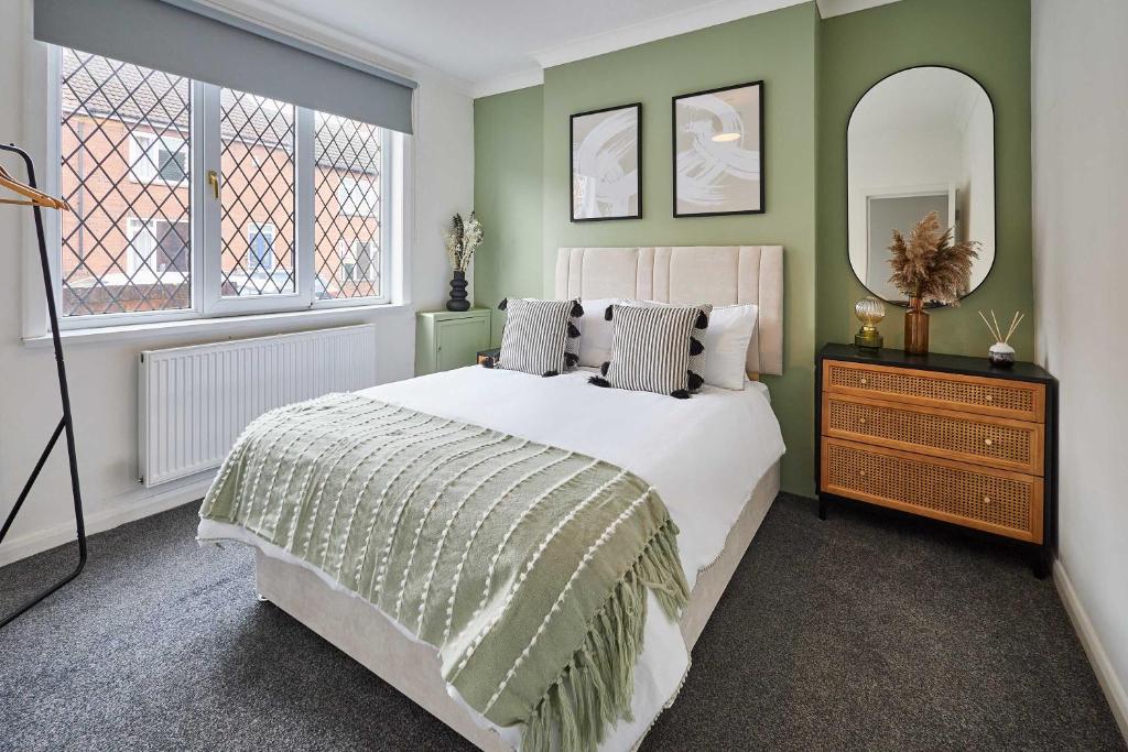 Host & Stay - Joffre Avenue, Castleford