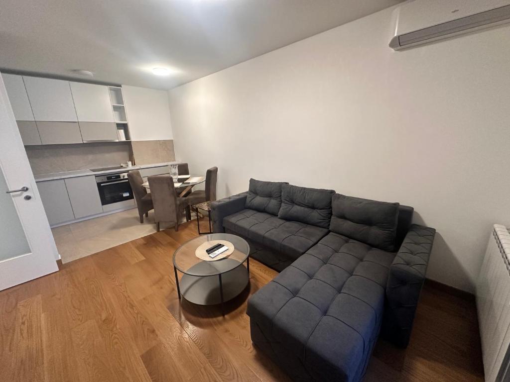 MiloLux Apartments 3 West 65 2 bedroom wonder - 5