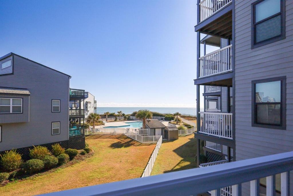Brigadoon! Ocean and Sound Views, Pool, Private, North Topsail Beach