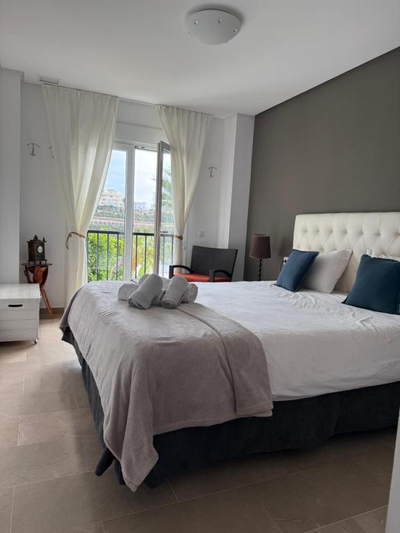 Miraflores Golf Gardens II Luxe Appartement at Riviera del Sol - 3