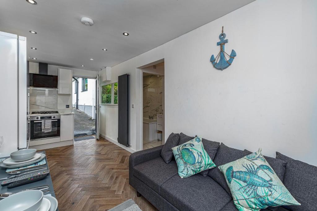 The Cove at No 1 Trearddur Road photo 2